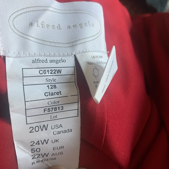 Beautiful Formal RED Dress - Picture 5 of 7